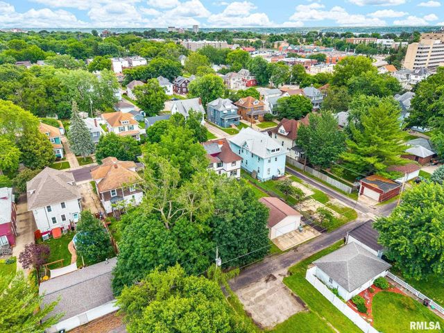 1113 N ELMWOOD Avenue, Peoria, IL 61606