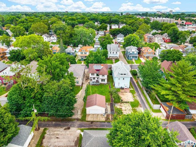 1113 N ELMWOOD Avenue, Peoria, IL 61606