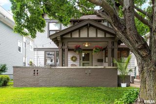 1113 N ELMWOOD Avenue, Peoria, IL 61606