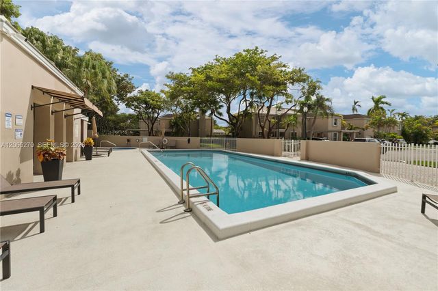 7161 SW 55th Terrace W, Miami, FL 33155