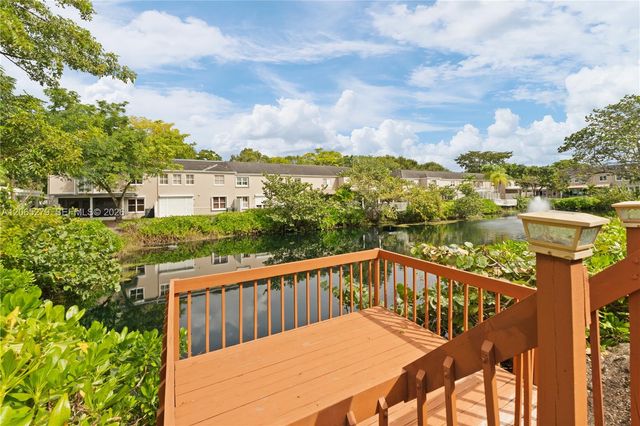 7161 SW 55th Terrace W, Miami, FL 33155