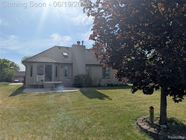 16883 Kenneth Drive, Macomb Township, MI 48044