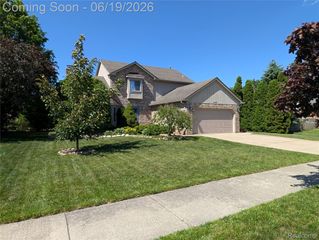 16883 Kenneth Drive, Macomb Township, MI 48044