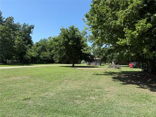 924 W Logan Avenue, Guthrie, OK 73044
