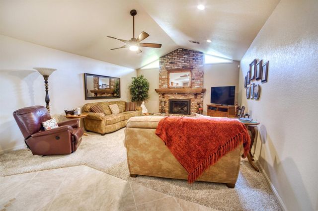 409 California Avenue, Madera, CA 93637