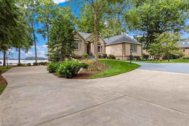 1553 Waterford Pointe Road, Lexington, NC 27292