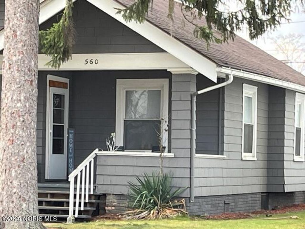 560 Bronx Drive, Toledo, OH 43609