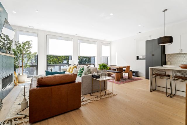 3018 W Lyndale Street 3, Chicago, IL 60647