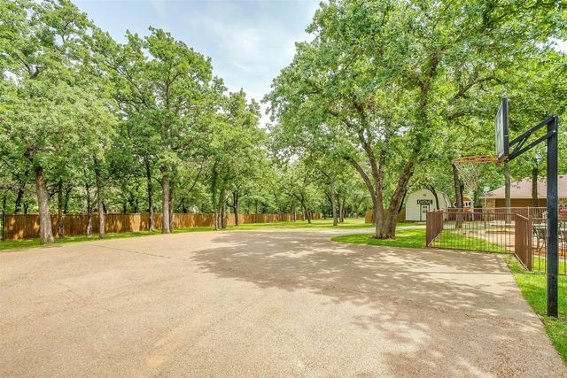 129 Country Vista Circle, Burleson, TX 76028