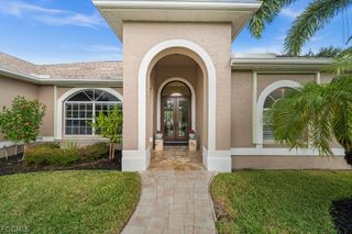2035 Teagarden LN, Naples, FL 34110
