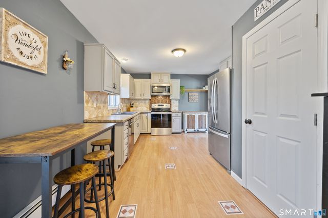 16 Stephen Court, Prospect, CT 06712