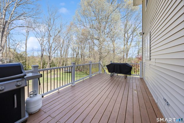 16 Stephen Court, Prospect, CT 06712