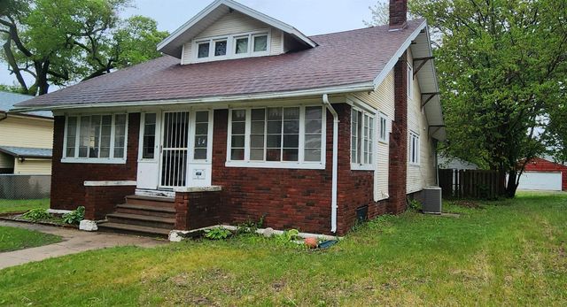 2207 E 4th Street, Waterloo, IA 50703