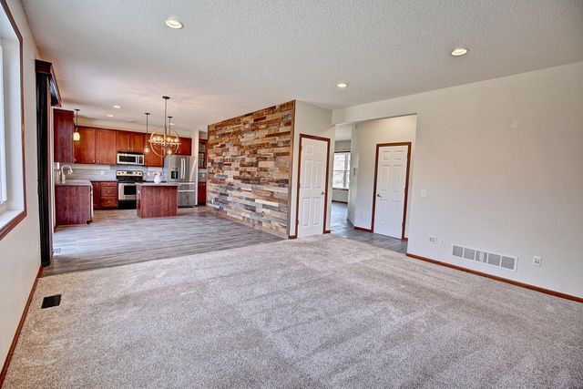 1755 117th Avenue NE, Blaine, MN 55449