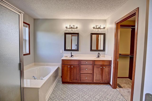 1755 117th Avenue NE, Blaine, MN 55449