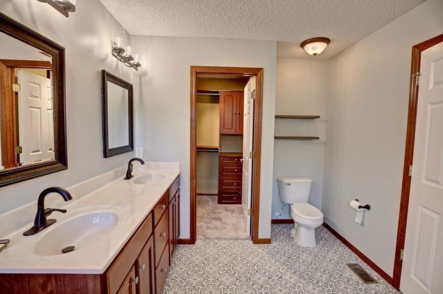 1755 117th Avenue NE, Blaine, MN 55449