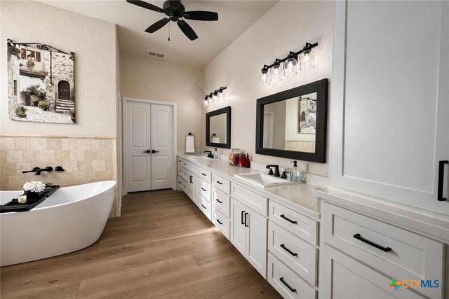 705 Indian Hills Road, Gatesville, TX 76528