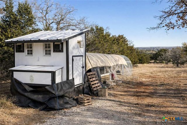 705 Indian Hills Road, Gatesville, TX 76528