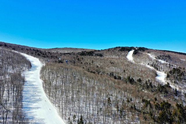 1300 Mountain Road, Ludlow, VT 05149