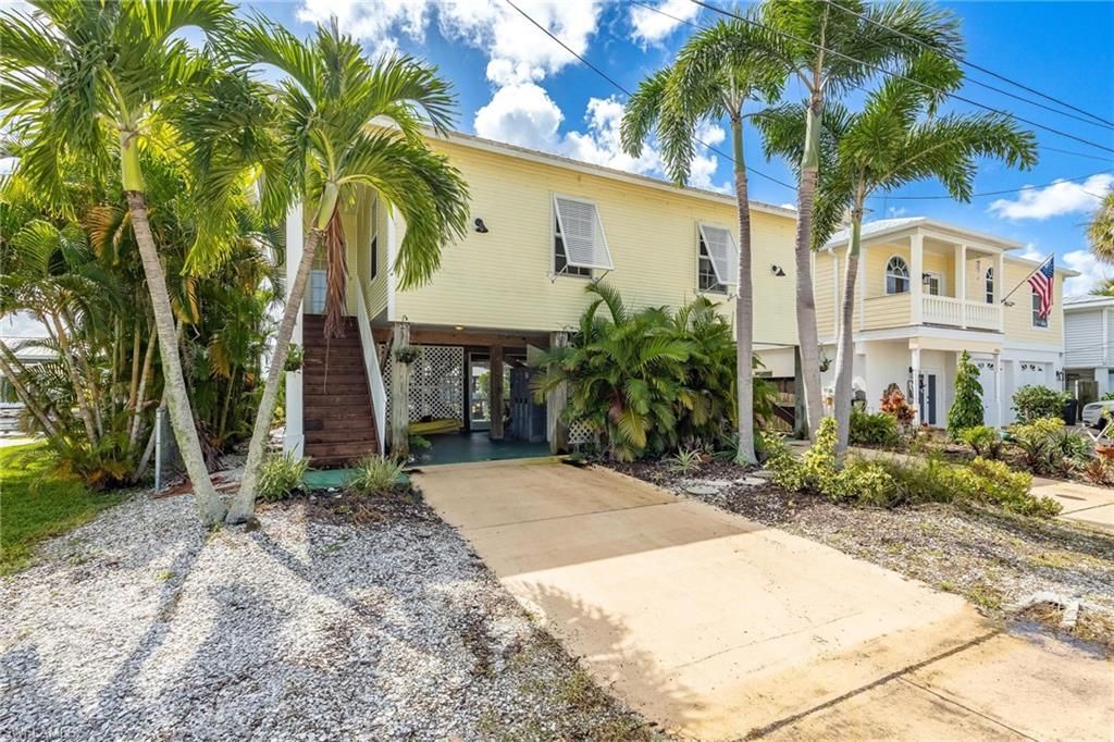 2761 Geary ST, MATLACHA, FL 33993 — photo 3