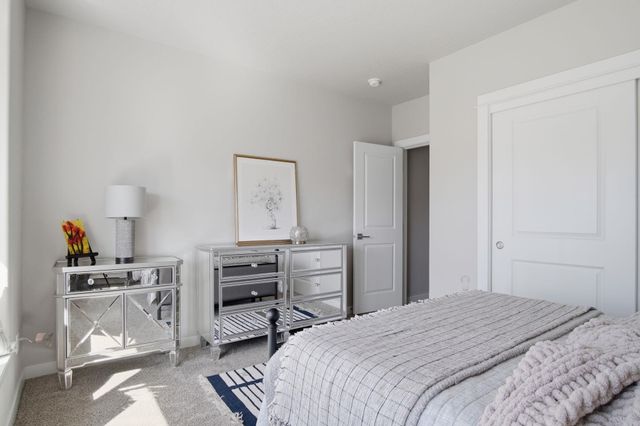1500 S Moen Ct, Greenacres, WA 99016