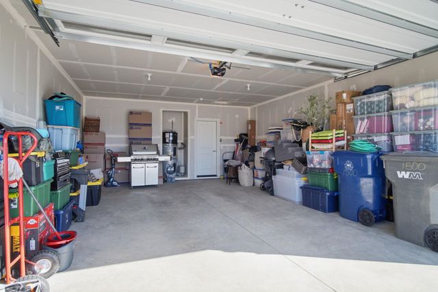 1500 S Moen Ct, Greenacres, WA 99016