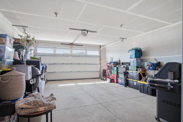 1500 S Moen Ct, Greenacres, WA 99016
