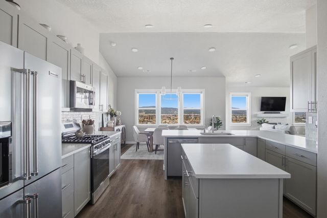 1500 S Moen Ct, Greenacres, WA 99016