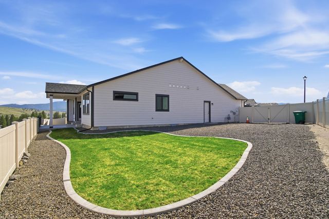1500 S Moen Ct, Greenacres, WA 99016