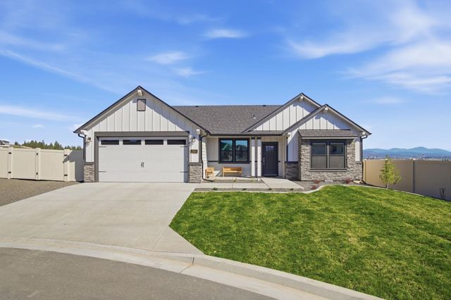 1500 S Moen Ct, Greenacres, WA 99016