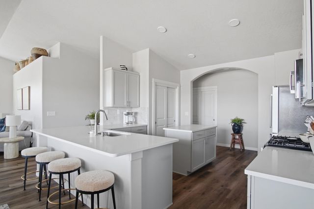 1500 S Moen Ct, Greenacres, WA 99016