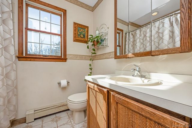 43 Farm Road N, Wading River, NY 11792