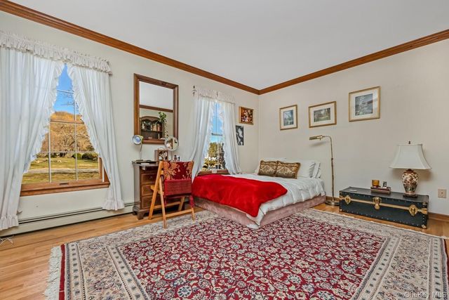 43 Farm Road N, Wading River, NY 11792