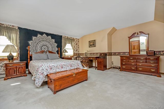 43 Farm Road N, Wading River, NY 11792