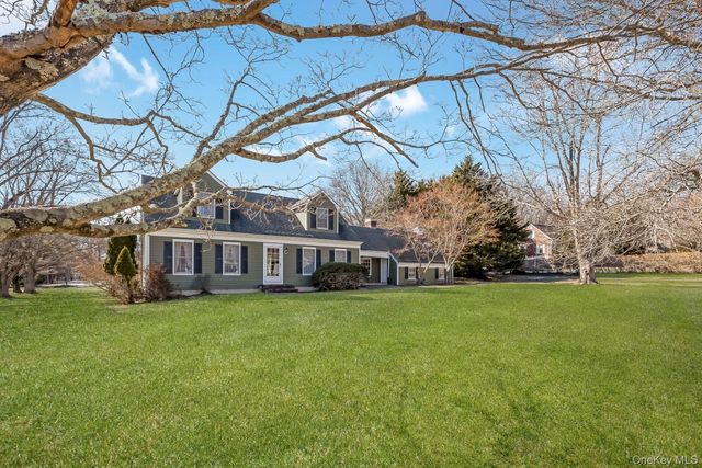 43 Farm Road N, Wading River, NY 11792