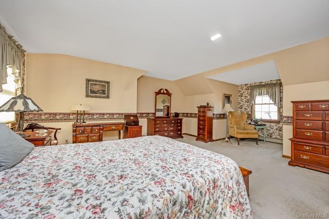 43 Farm Road N, Wading River, NY 11792