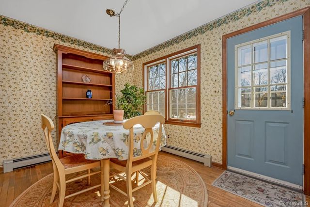 43 Farm Road N, Wading River, NY 11792