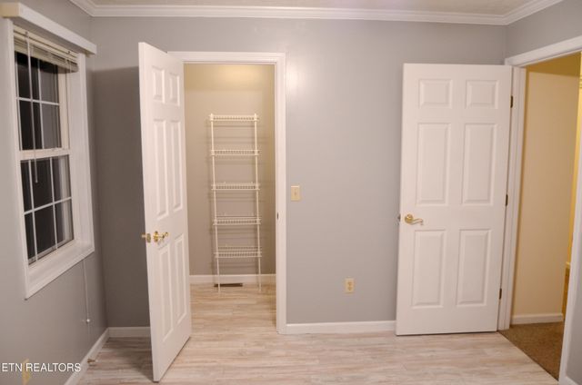 170 Pin Oak Lane, Crossville, TN 38555