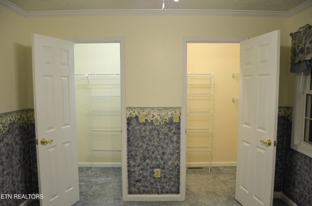 170 Pin Oak Lane, Crossville, TN 38555