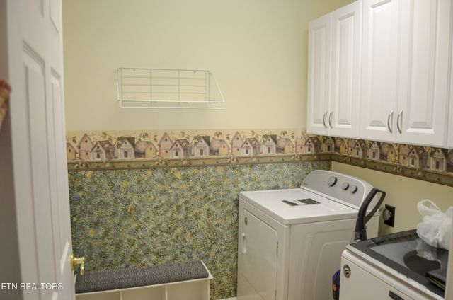 170 Pin Oak Lane, Crossville, TN 38555