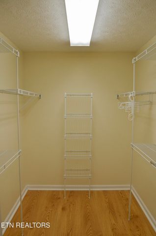 170 Pin Oak Lane, Crossville, TN 38555