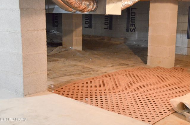 170 Pin Oak Lane, Crossville, TN 38555