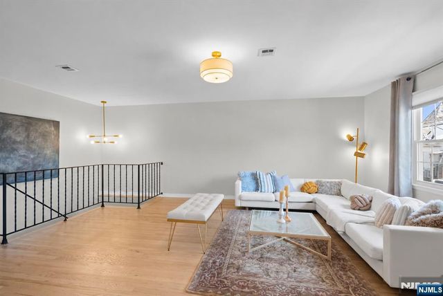 809 2nd Street 2, Secaucus, NJ 07094