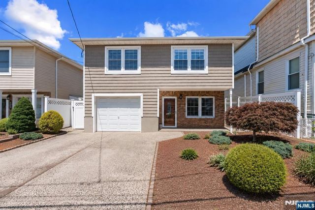 809 2nd Street 2, Secaucus, NJ 07094