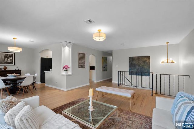 809 2nd Street 2, Secaucus, NJ 07094