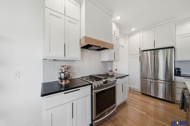 7910 S 66th Street, Lincoln, NE 68516