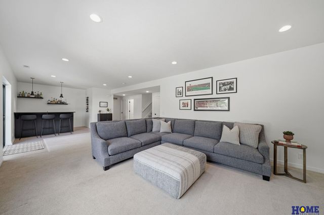 7910 S 66th Street, Lincoln, NE 68516