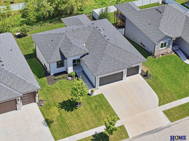 7910 S 66th Street, Lincoln, NE 68516