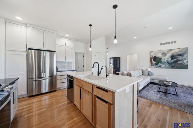 7910 S 66th Street, Lincoln, NE 68516