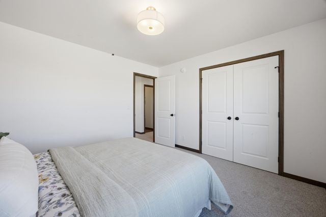 973 61st Avenue W, West Fargo, ND 58078